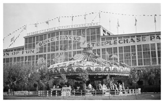 Steeplechase Park. c1909. Eugene Wemlinger (Photographer). Brooklyn Museum / Brooklyn Public Library, Brooklyn Collection.