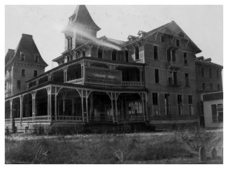 Abandoned Brighton Beach Hotel, Brooklyn, N.Y. 1924. Eugene L. Armbruster (Photographer). New York Historical Society via Digital Culture of Metropolitan New York.