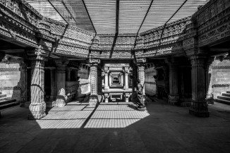 The grand entrance court of Rudabai vaav in Adalaj, Ahmedabad.